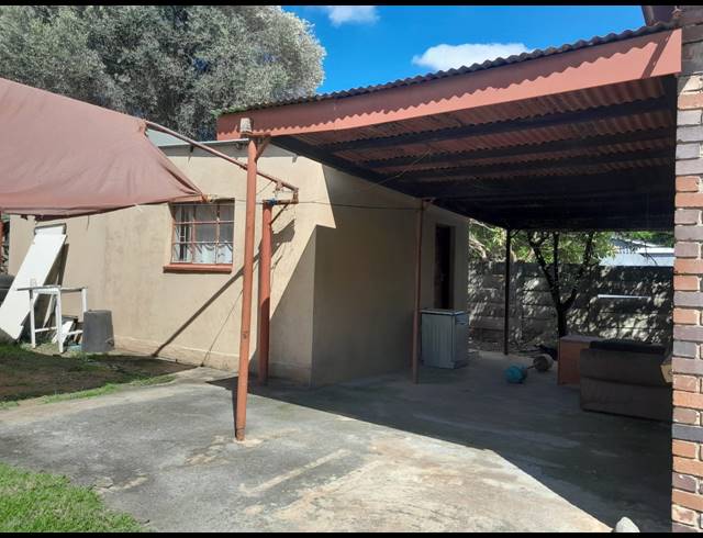 6 BEDROOM HOUSE FOR SALE IN BO-DORP